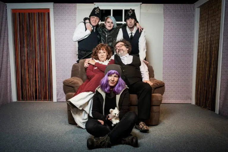 úvodní foto představní Lháři